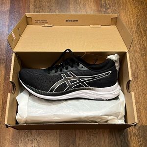 ASIC Gel Excite 7, Women’s, black/white, size 9. NEW